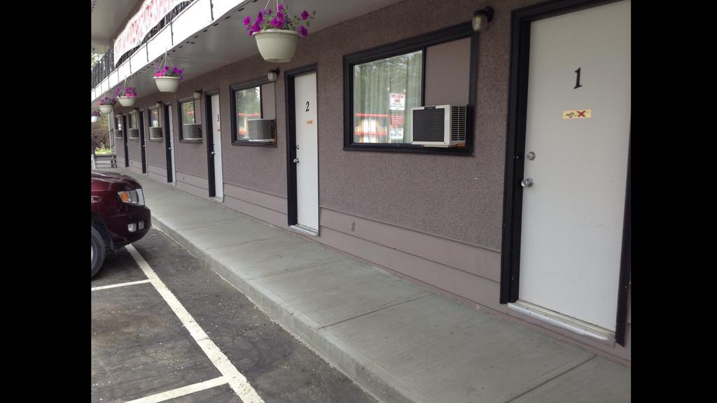 Gold Pan Motel Quesnel Exterior foto